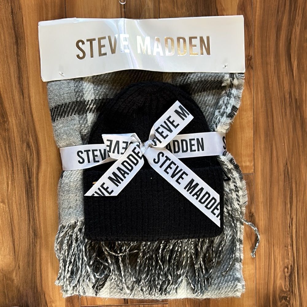 NEW Steve Madden Hat And Scarf Set - Picture 5 of 5